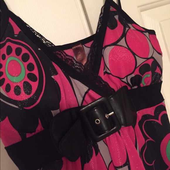 Very cute spaghetti strap blouse size Large - Picture 5 of 6